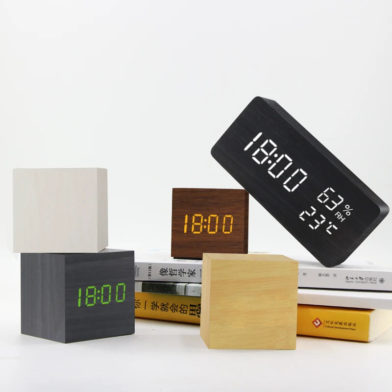 Horloge digital en bois