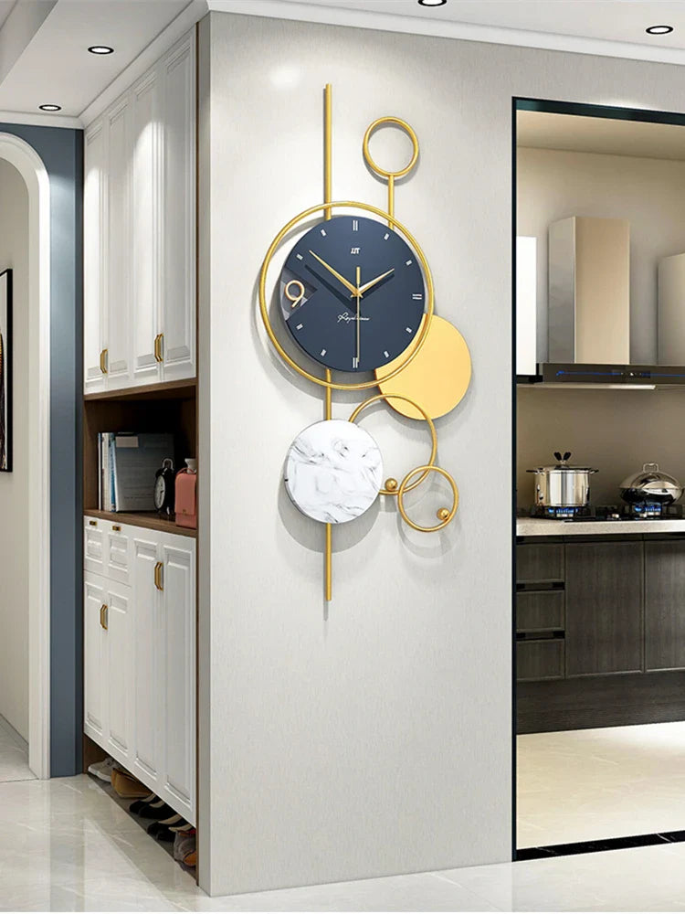 Horloge Murale Luxe – Alliance Moderne et Élégance Dorée