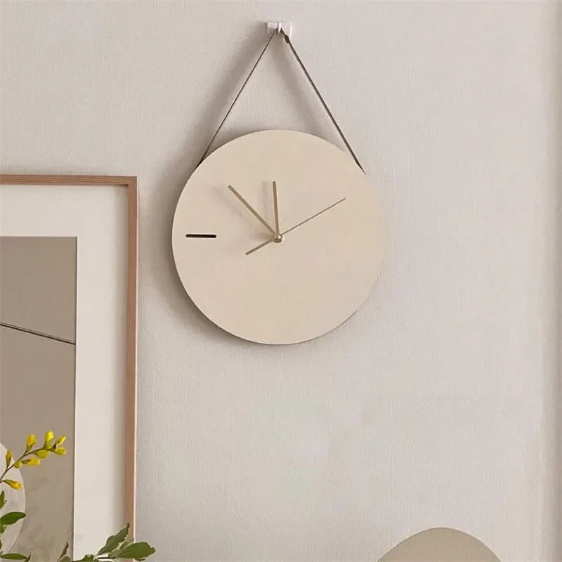 Horloge Murale Suspendue – Design Épuré et Moderne