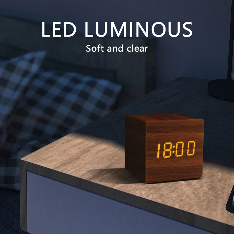 Horloge digital en bois