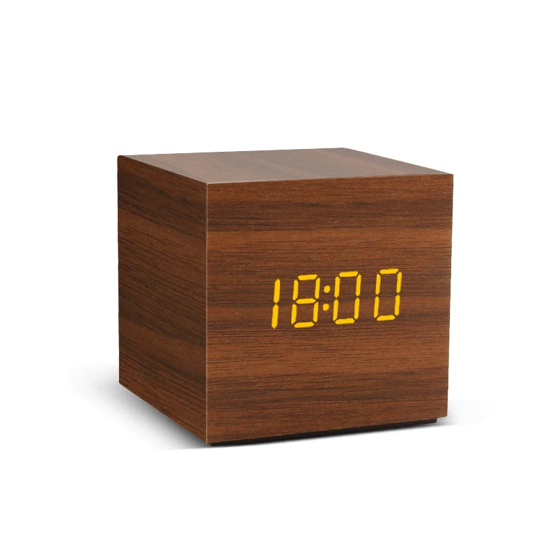 Horloge digital en bois