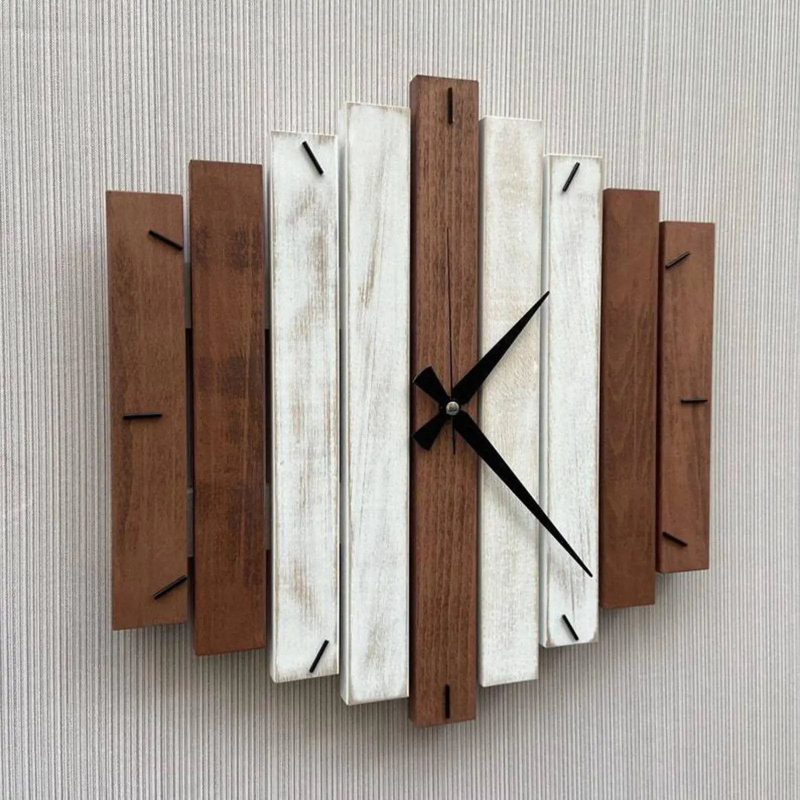 Horloge Murale Rustique – Bois Brut et Design Authentique