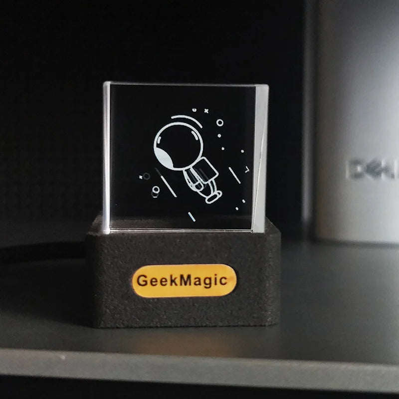 Horloge GeekMagic Cube de cristal